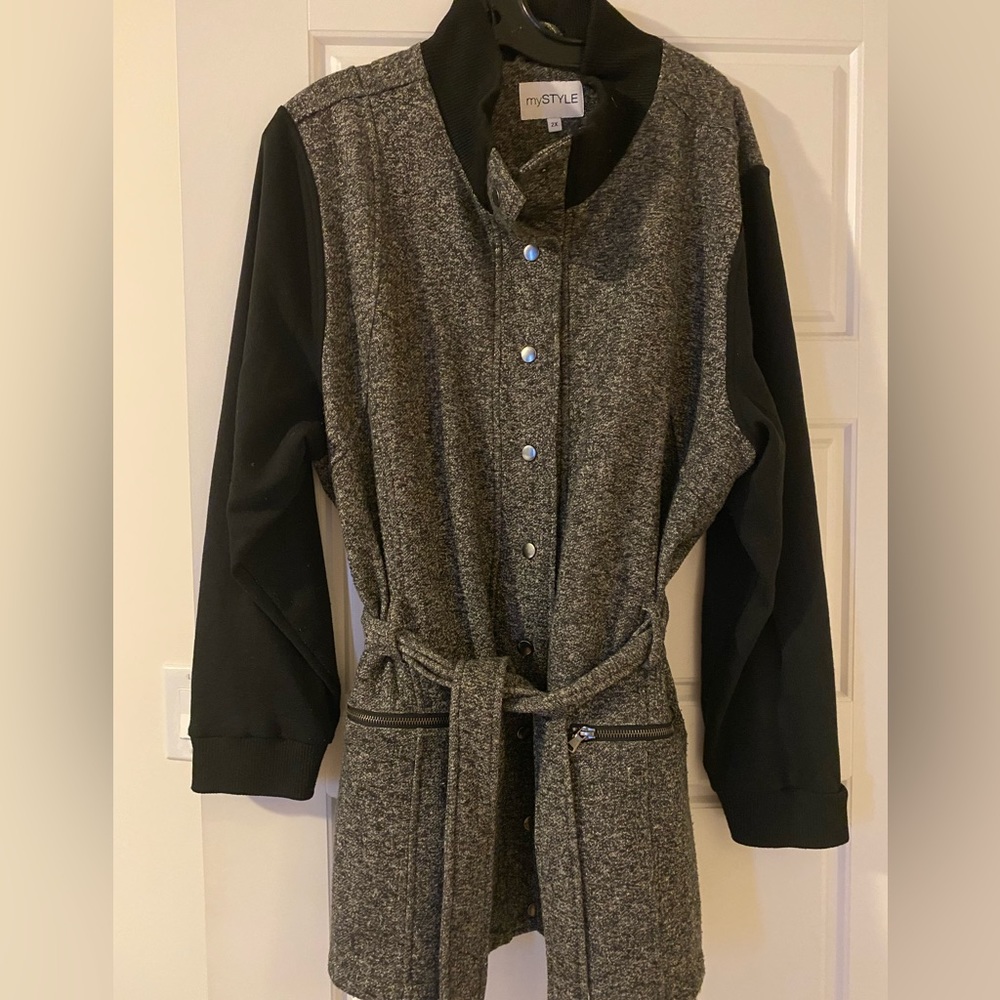 Black and Gray Women's Poncho